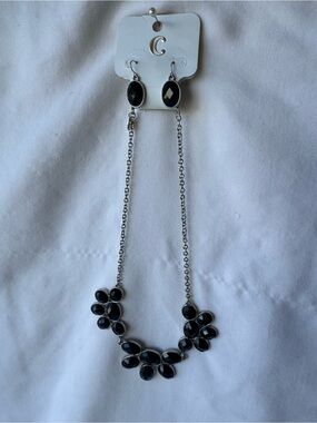 Elegant Black Stone Teardrop Necklace and Earring Set Black Oval Stone Flower Ne